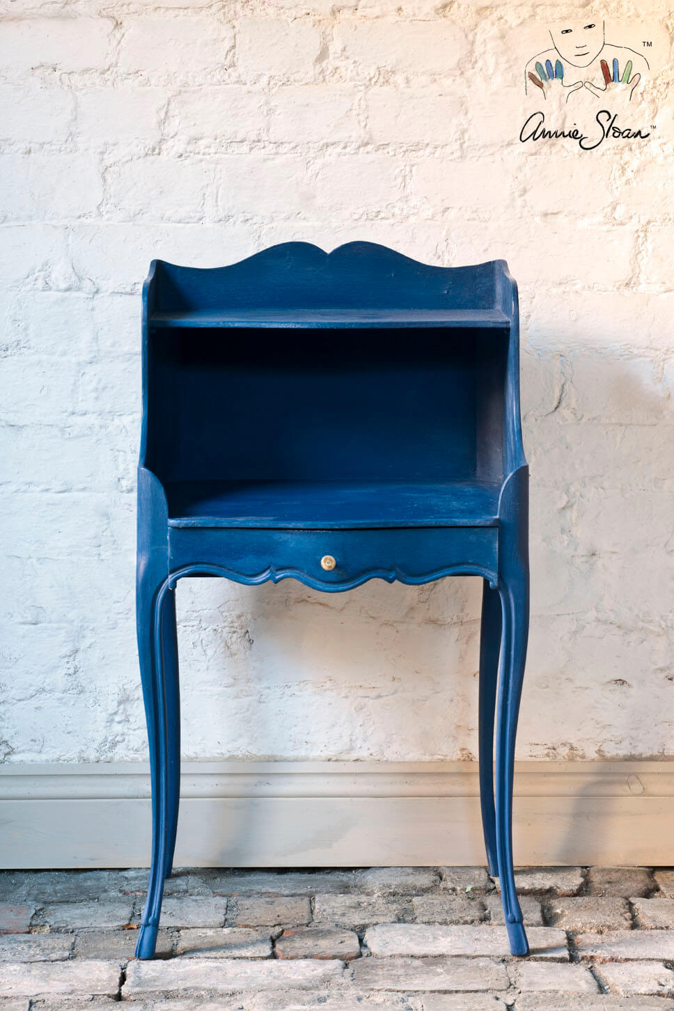Möbel in Napoleonic Blue Chalk Paint von Annie Sloan